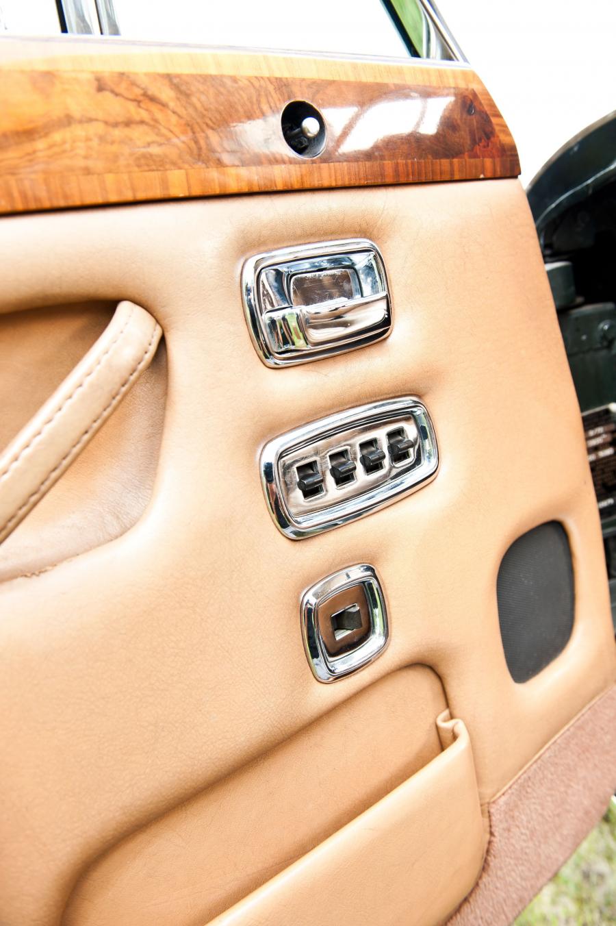 Детали интерьера Bentley T1 1965 года  (фото 5 из 27)